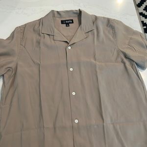 Cuts XL button down short sleeve brand new tan and black